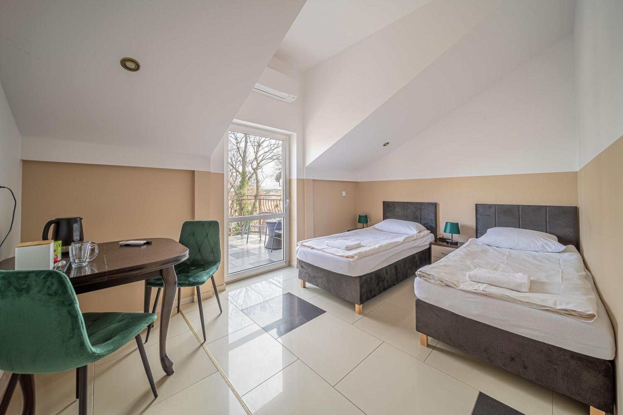 Motel "Plomyk" Kunowice ภายนอก รูปภาพ