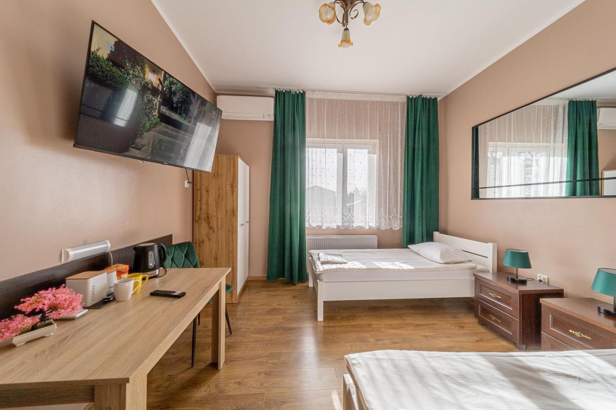 Motel "Plomyk" Kunowice ภายนอก รูปภาพ