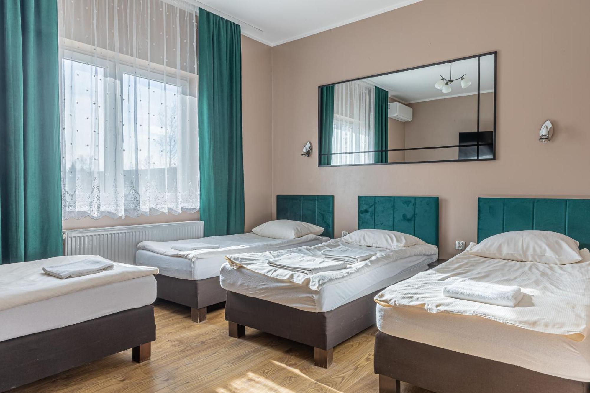 Motel "Plomyk" Kunowice ภายนอก รูปภาพ