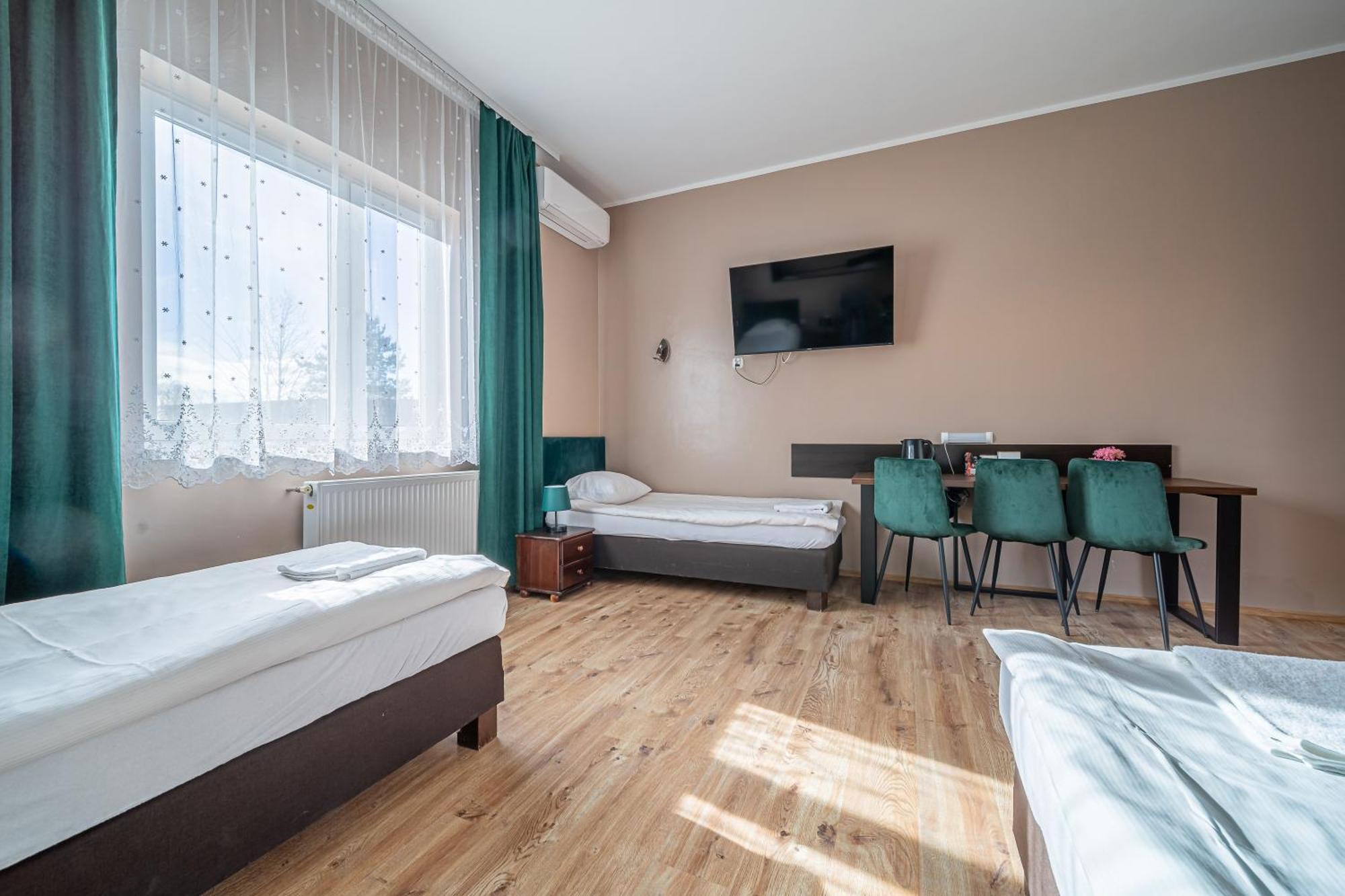 Motel "Plomyk" Kunowice ภายนอก รูปภาพ
